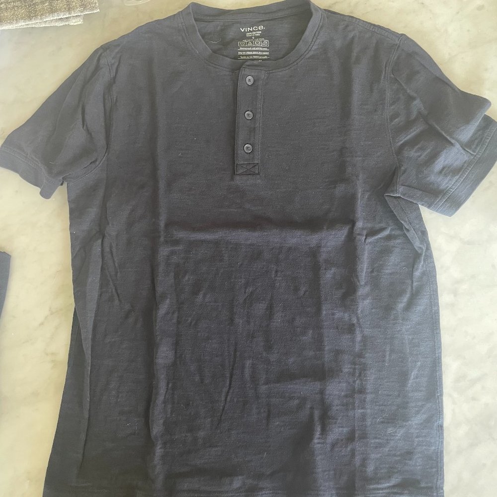 Vince Men's Black Tshirt